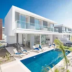 Olivine Pearl Villa Protarász