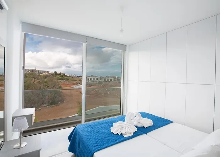 Olivine Pearl Protaras