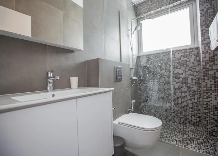 Olivine Pearl Protaras