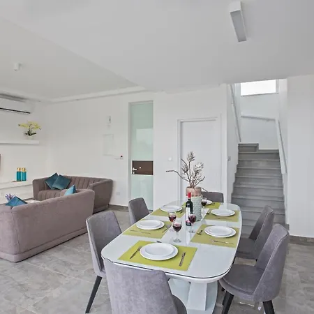 Olivine Pearl Villa *